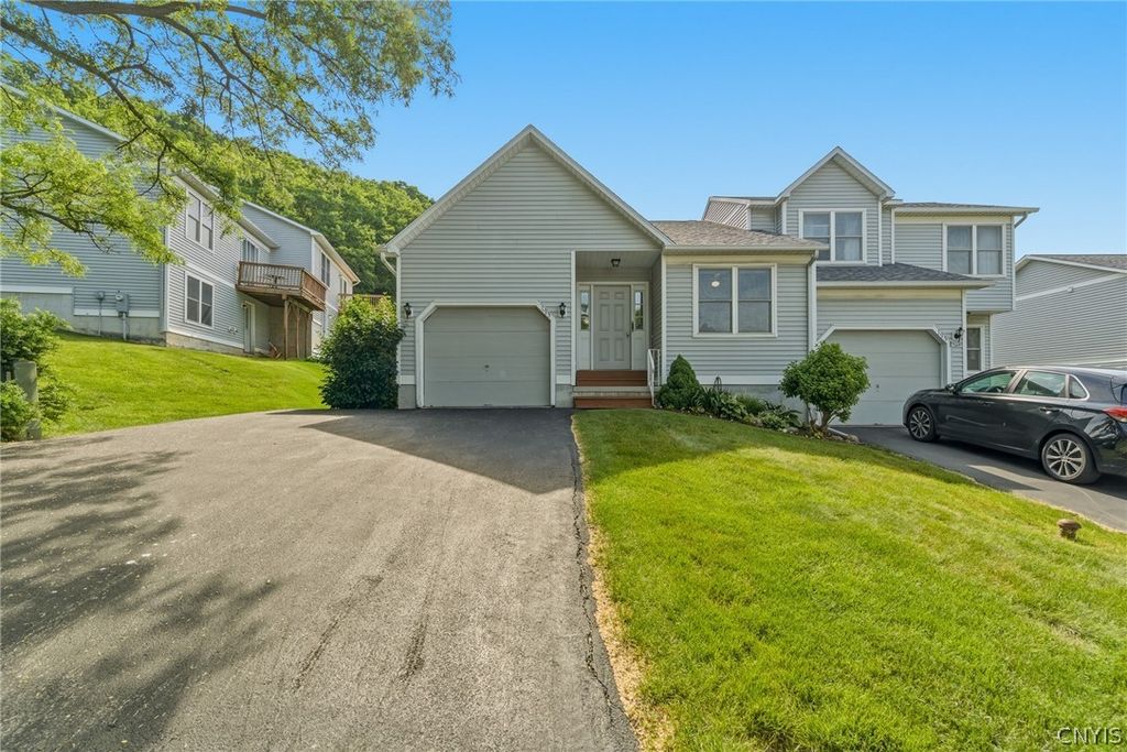 193 Timber Wolf Circle, Geddes, NY 13209