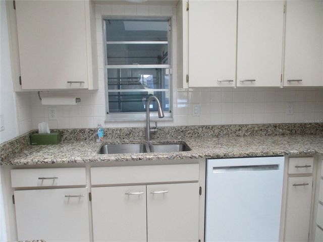1506 BENTWOOD DRIVE, Sun City Center, FL 33573
