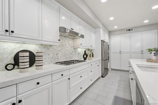 6637 Brookite CT, Carlsbad, CA 92009