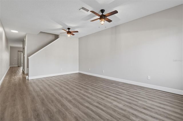 18133 PARADISE POINT DRIVE, Tampa, FL 33647