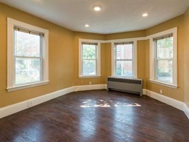 23 Magee St 1, Cambridge, MA 02139