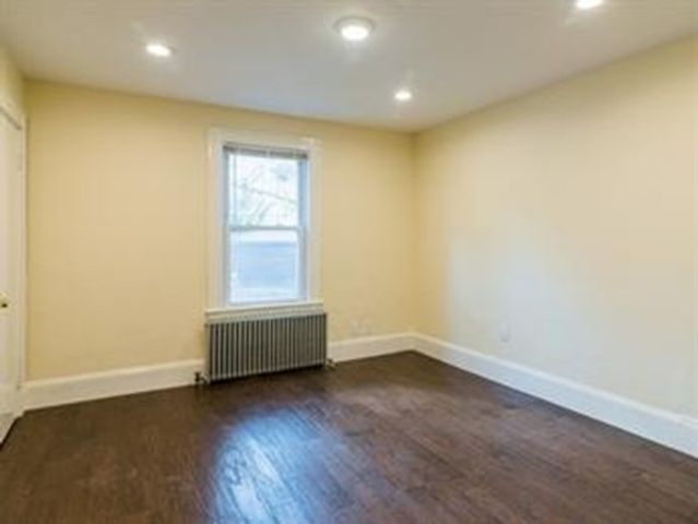 23 Magee St 1, Cambridge, MA 02139