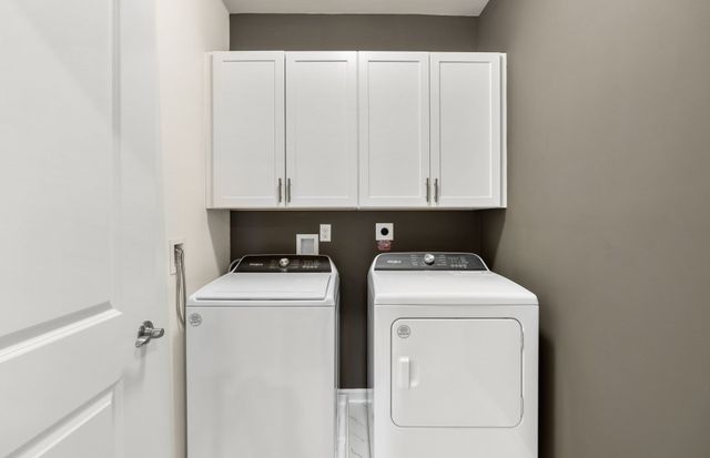 30 Coppersmith Way 406, Canton, MA 02021
