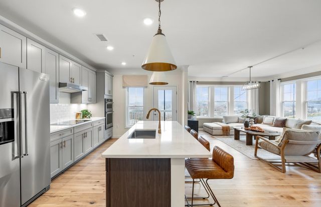 30 Coppersmith Way 406, Canton, MA 02021
