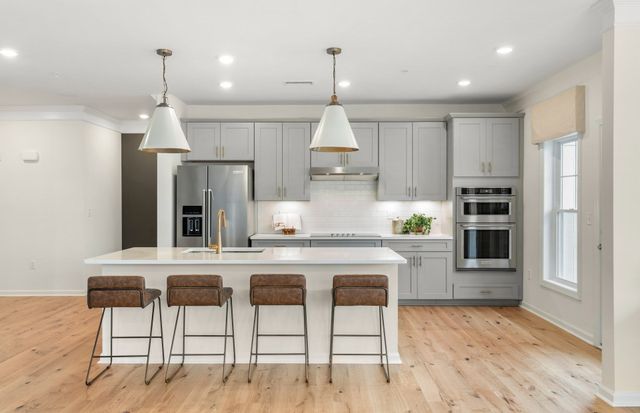 30 Coppersmith Way 406, Canton, MA 02021