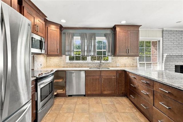 2579 Whiteleigh Drive NE, Atlanta, GA 30345