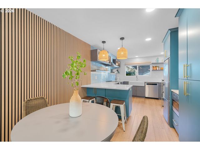 14 WHEATHERSTONE 7, Lake Oswego, OR 97035