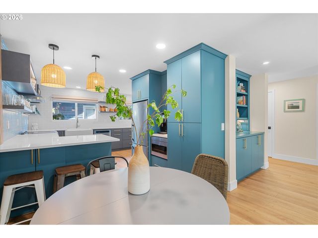 14 WHEATHERSTONE 7, Lake Oswego, OR 97035