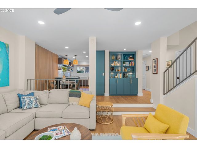 14 WHEATHERSTONE 7, Lake Oswego, OR 97035