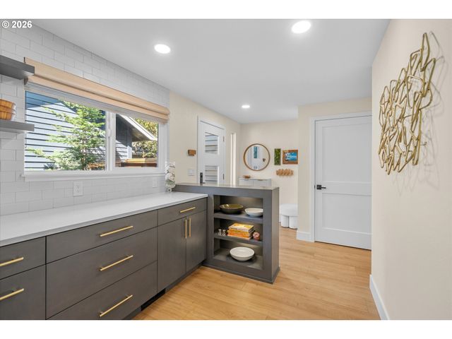 14 WHEATHERSTONE 7, Lake Oswego, OR 97035