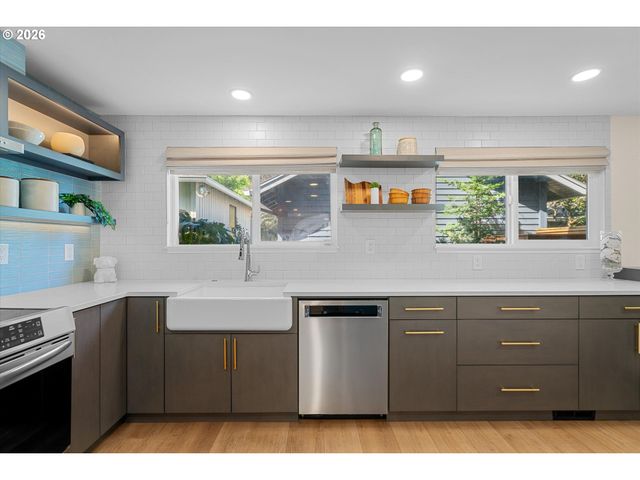 14 WHEATHERSTONE 7, Lake Oswego, OR 97035