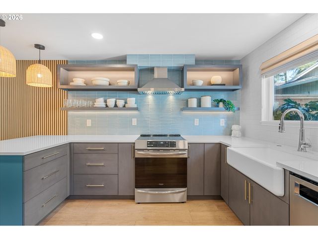 14 WHEATHERSTONE 7, Lake Oswego, OR 97035