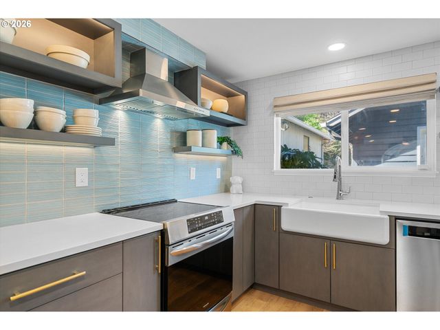 14 WHEATHERSTONE 7, Lake Oswego, OR 97035