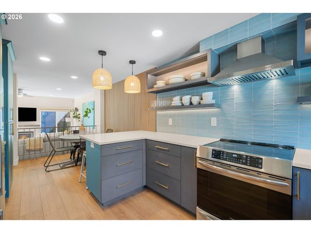 14 WHEATHERSTONE 7, Lake Oswego, OR 97035