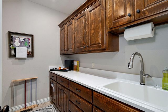 1653 N Oakfair Place, Springfield, MO 65802