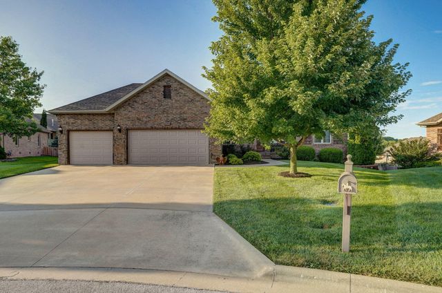 1653 N Oakfair Place, Springfield, MO 65802
