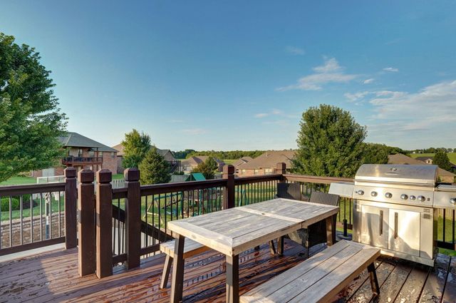 1653 N Oakfair Place, Springfield, MO 65802