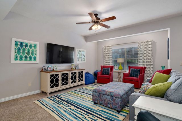 1653 N Oakfair Place, Springfield, MO 65802