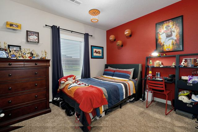 1653 N Oakfair Place, Springfield, MO 65802