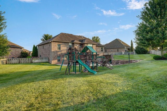 1653 N Oakfair Place, Springfield, MO 65802