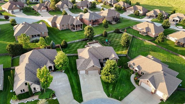 1653 N Oakfair Place, Springfield, MO 65802