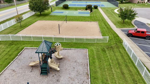 1653 N Oakfair Place, Springfield, MO 65802