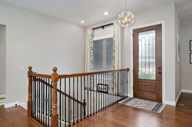 1653 N Oakfair Place, Springfield, MO 65802