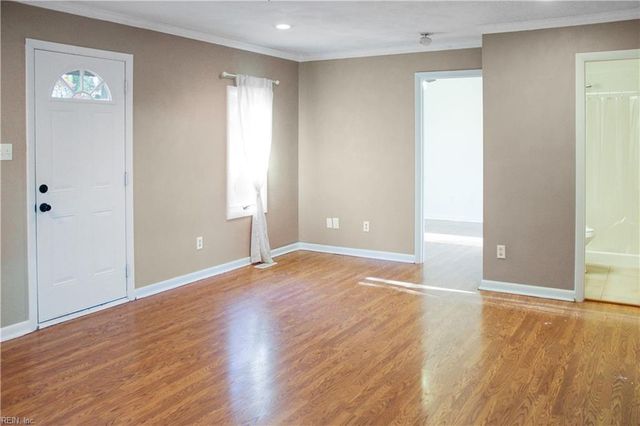 6215 Whaley CT, Norfolk, VA 23502