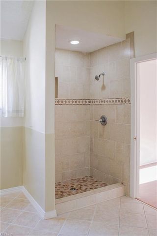 6215 Whaley CT, Norfolk, VA 23502