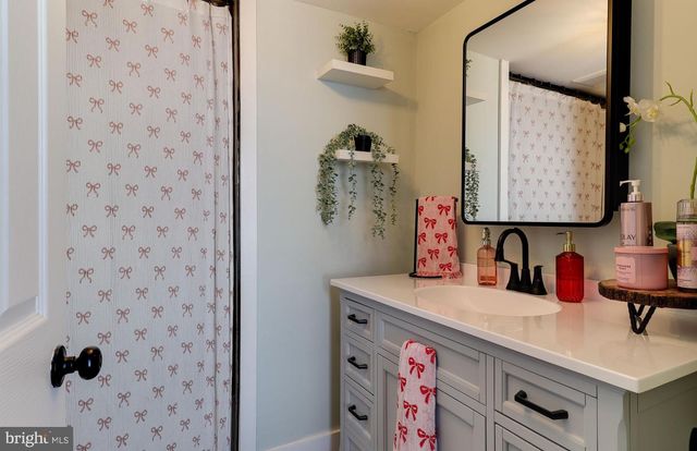 640 CLONMELL RD, Paulsboro, NJ 08066