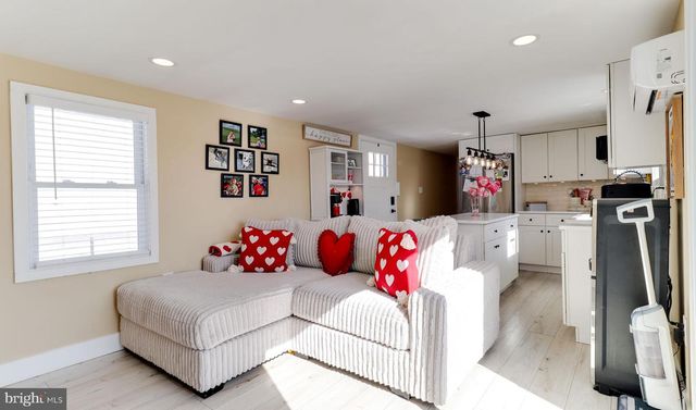 640 CLONMELL RD, Paulsboro, NJ 08066