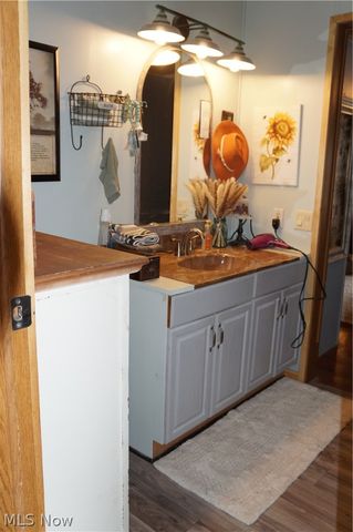 2742 Laurel Creek Road, Waverly, WV 26184