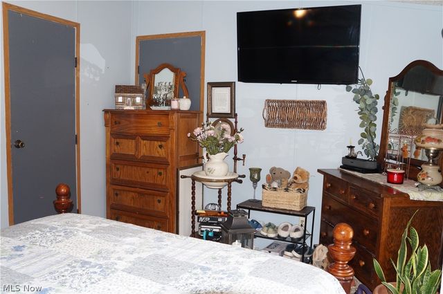 2742 Laurel Creek Road, Waverly, WV 26184