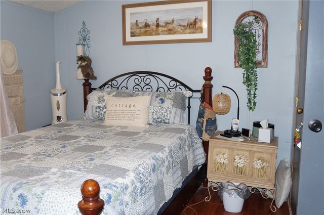 2742 Laurel Creek Road, Waverly, WV 26184