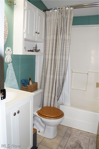 2742 Laurel Creek Road, Waverly, WV 26184