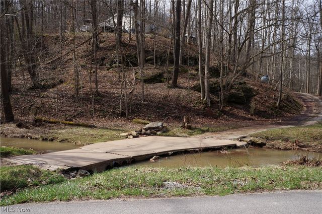 2742 Laurel Creek Road, Waverly, WV 26184