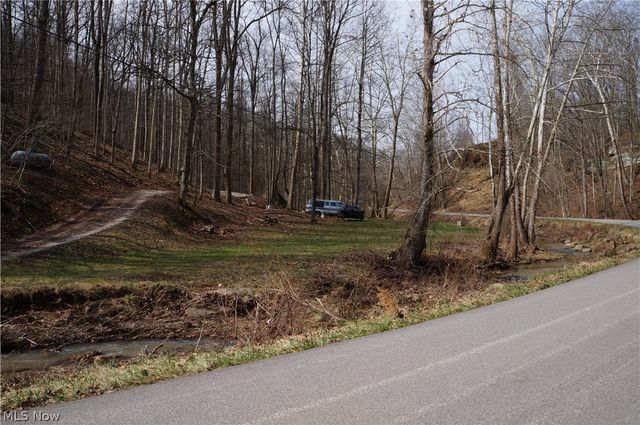 2742 Laurel Creek Road, Waverly, WV 26184