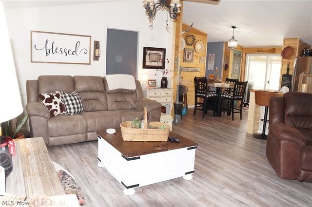 2742 Laurel Creek Road, Waverly, WV 26184