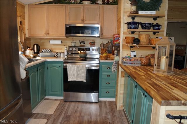 2742 Laurel Creek Road, Waverly, WV 26184