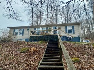 2742 Laurel Creek Road, Waverly, WV 26184