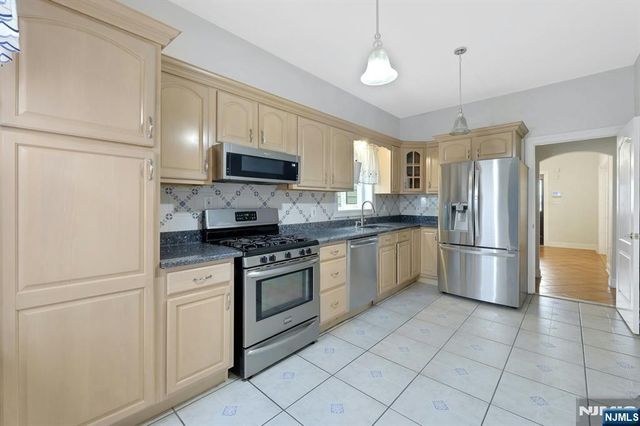 53 Oakwood Avenue, Kearny, NJ 07032