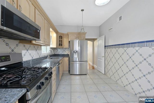 53 Oakwood Avenue, Kearny, NJ 07032