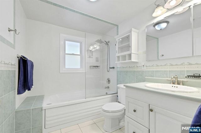 53 Oakwood Avenue, Kearny, NJ 07032