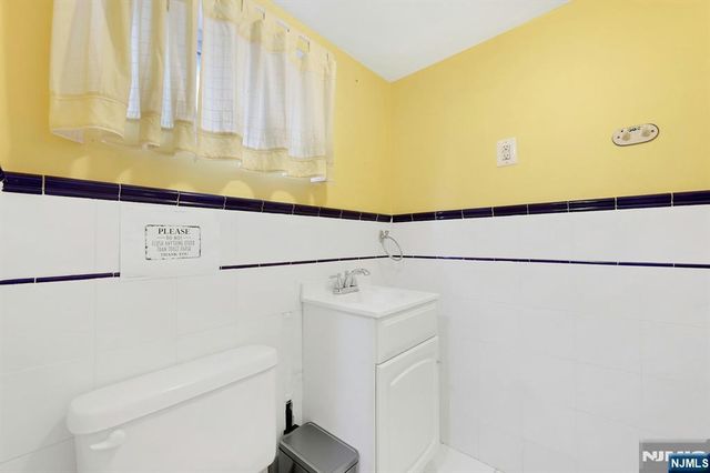 53 Oakwood Avenue, Kearny, NJ 07032