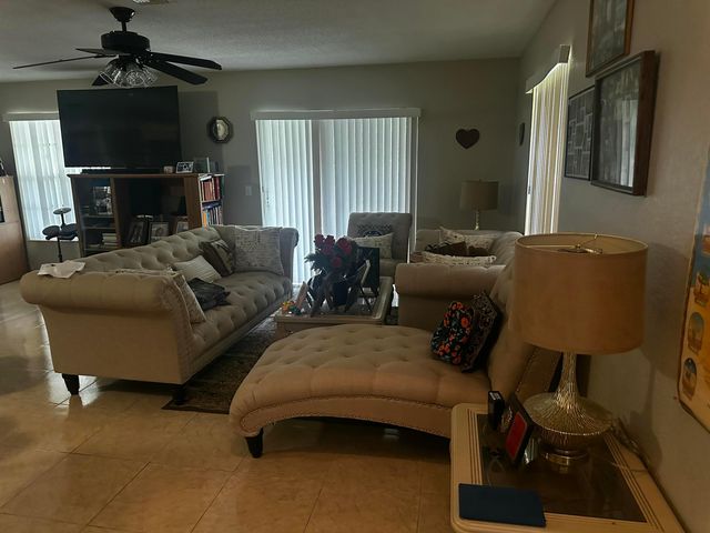 4140 Pine Hollow Circle, Greenacres, FL 33463