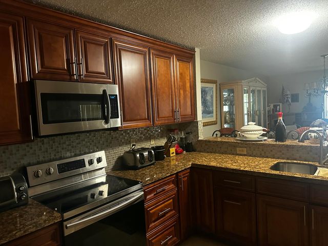 4140 Pine Hollow Circle, Greenacres, FL 33463