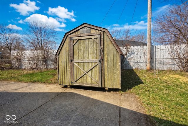 1902 Edgemont Way, Anderson, IN 46011