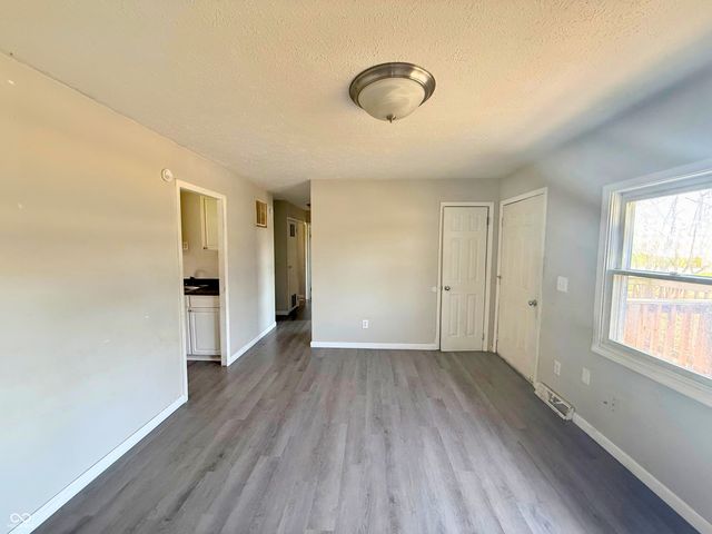 1902 Edgemont Way, Anderson, IN 46011