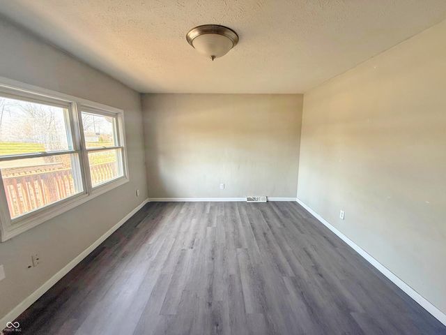 1902 Edgemont Way, Anderson, IN 46011