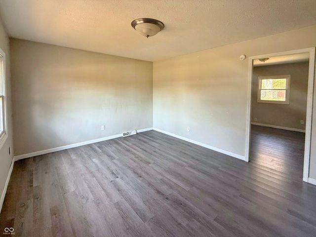 1902 Edgemont Way, Anderson, IN 46011